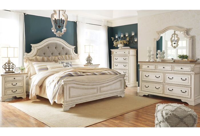 Realyn King Panel Bedroom Set by Ashley Furniture Queen